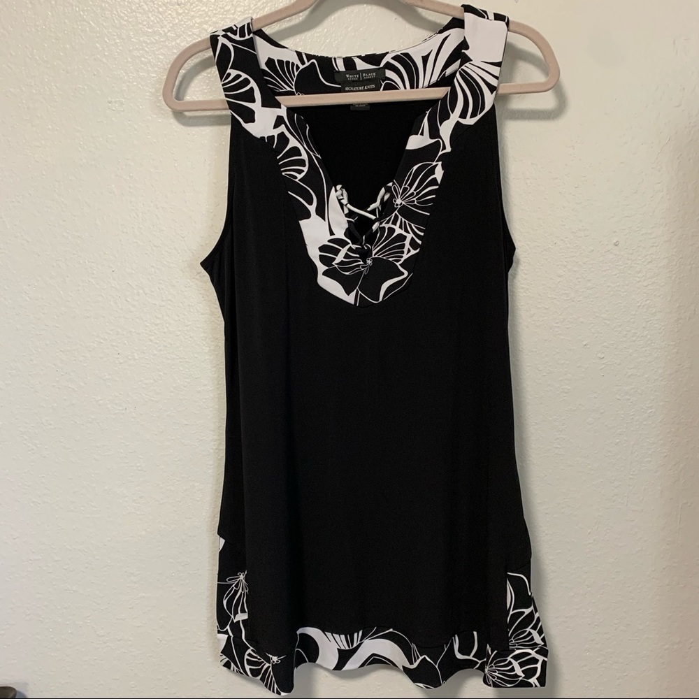 White House black market sleeve less dress black and white size large